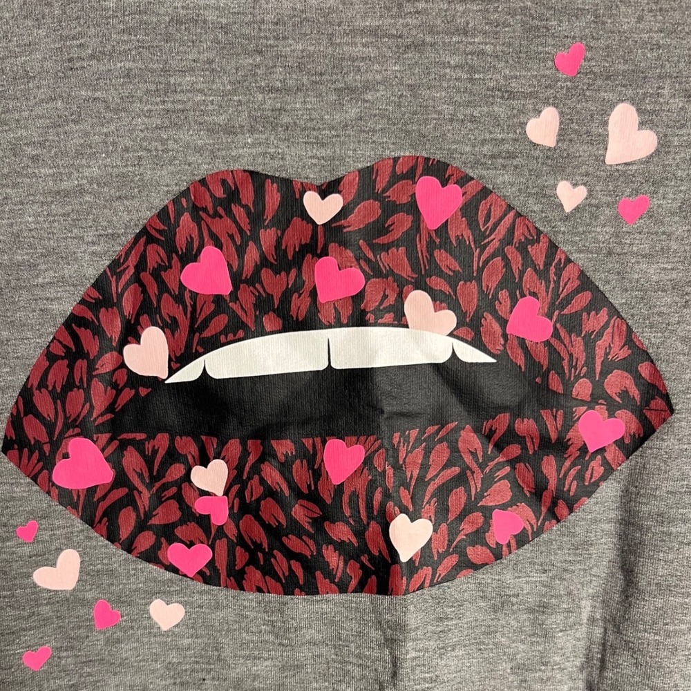 NWT Torrid Sleep Sweatshirt Gray Heart Lips 1X